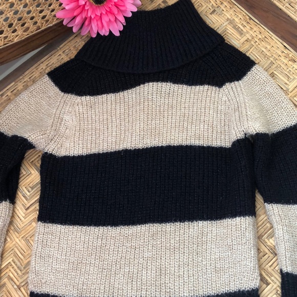 Knit pullover - Picture 2 of 6